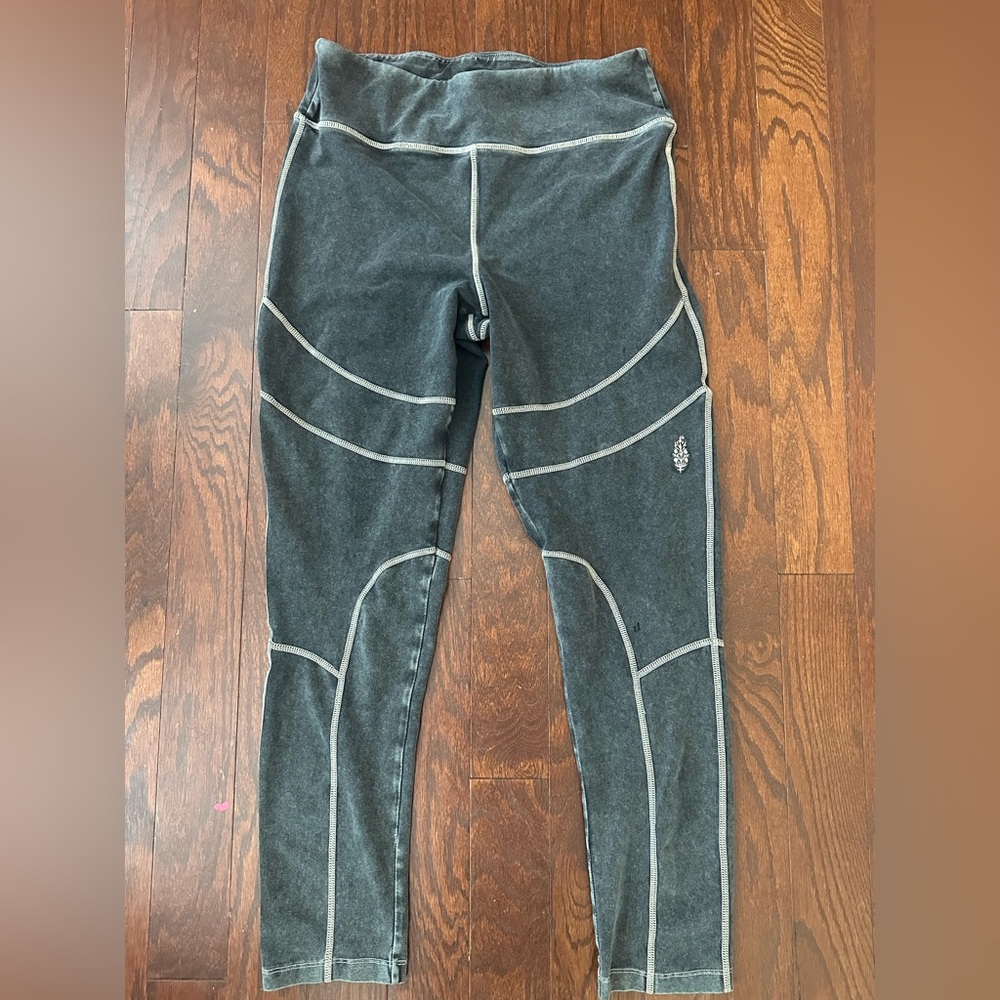 Free People Gray Leggings with Anatomical Piping